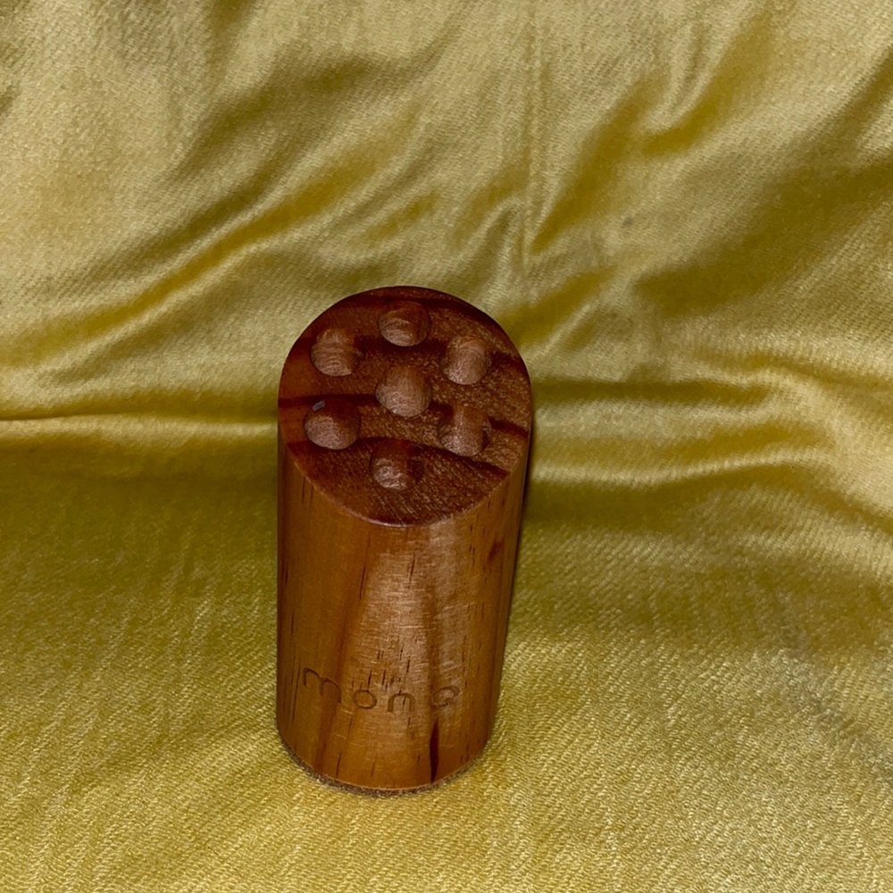 pen holder, holds seven pens, makeup brushes or personal aromatherapy pens Monq